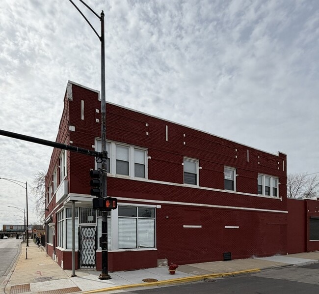 Building Photo - 7402 S Racine Ave Unit 1