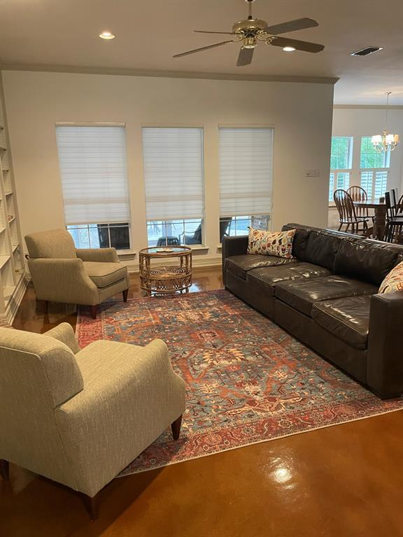 Photo - 641 Evergreen Ln