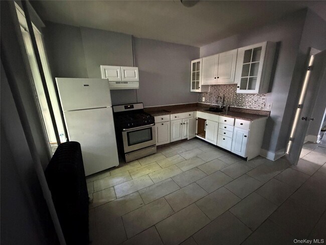 46 Benkard Ave Unit 2