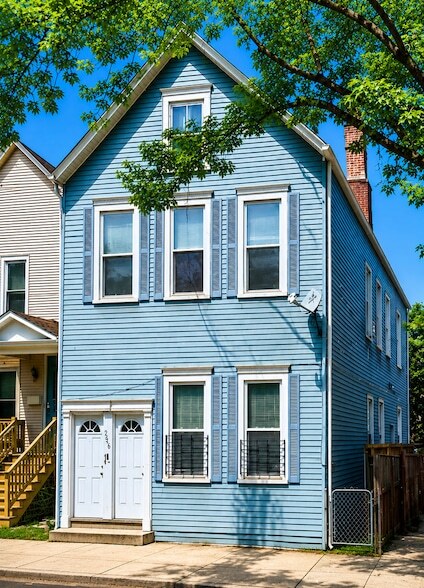 Building Photo - 1946 W Belmont Ave Unit 2F