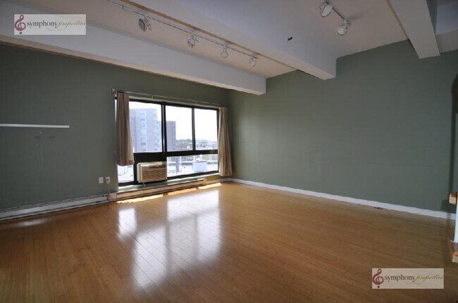 Photo - 12 Stoneholm St Unit 602