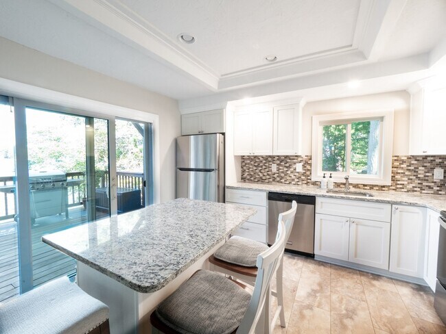 17 Lakeview Dr