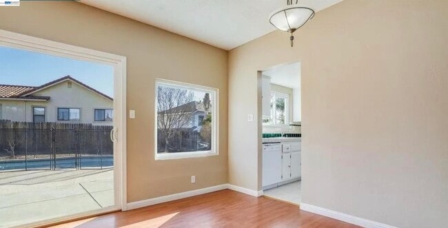 Photo - 3309 St James Pl