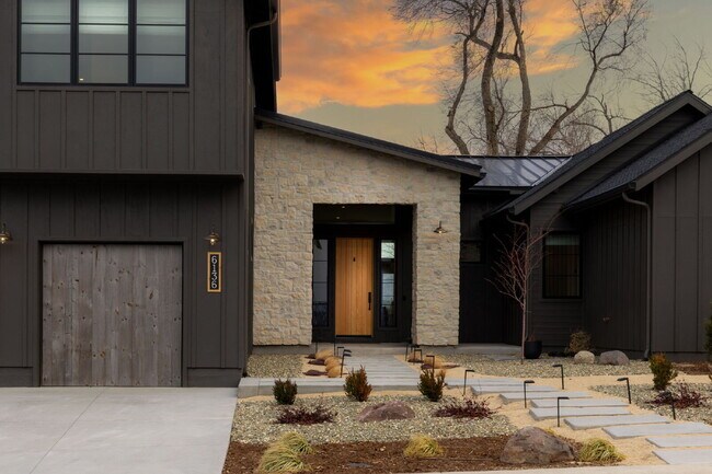Photo - Beautiful Fully Furnished Custom Home in Rancharrah