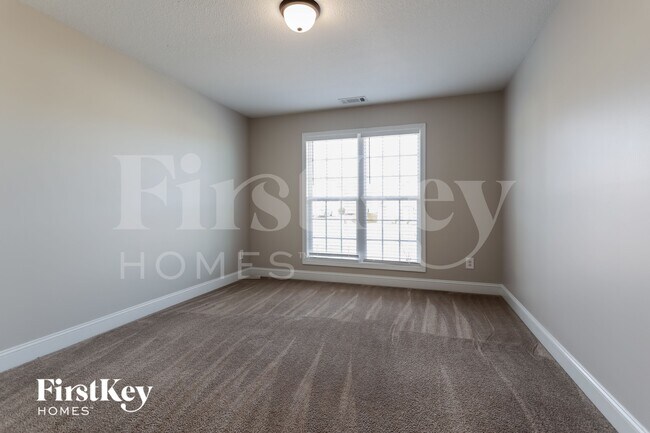 Photo - 114 Colonial Ct
