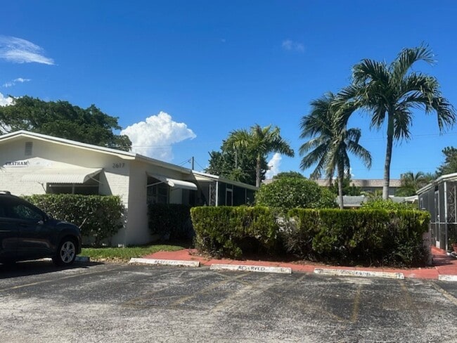 Building Photo - 2617 Lincoln St Hollywood, FL 33020