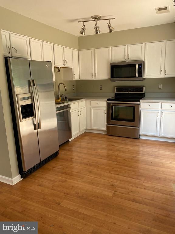 Photo - 123 Heathfield Dr