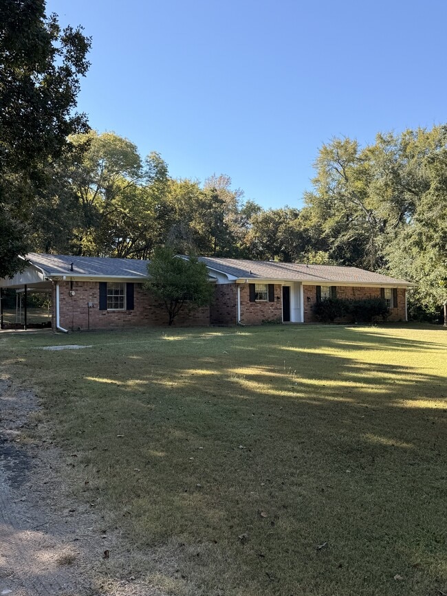 Photo - 1412 Sleepy Hollow Ln