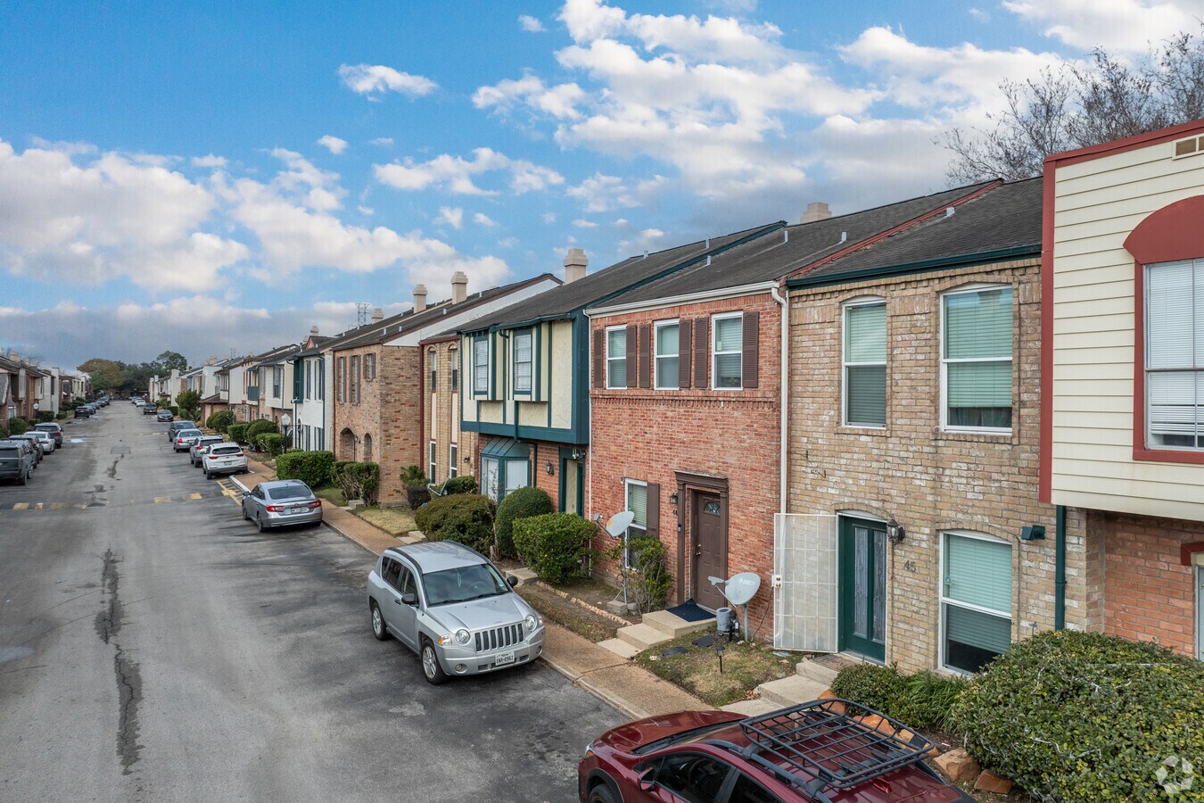 7700 Creekbend Dr Houston, TX 77071 - Meadow Walk Townhomes