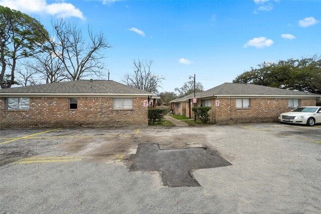 Photo - 803 1/2 Ellena Rd