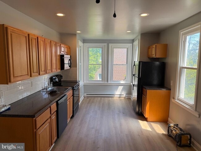Photo - 1657 Haworth St