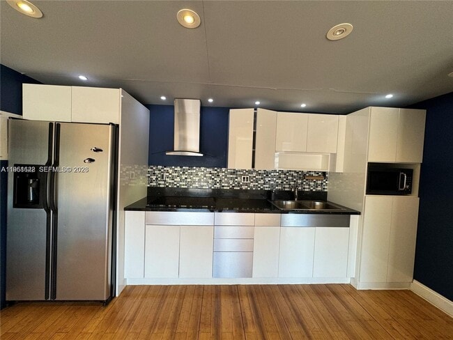 Building Photo - 4350 NW 79th Ave Unit 2A