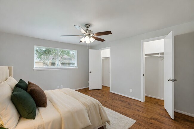 Photo - 5758 Greencraig Dr