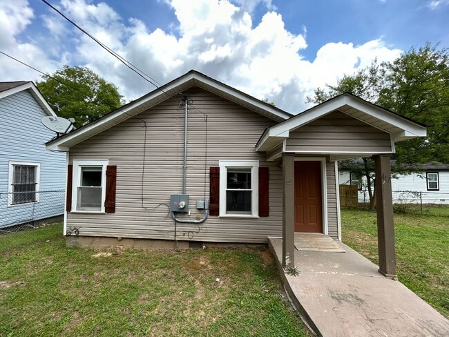 Photo - Updated 3/1 House in South Rome- $995