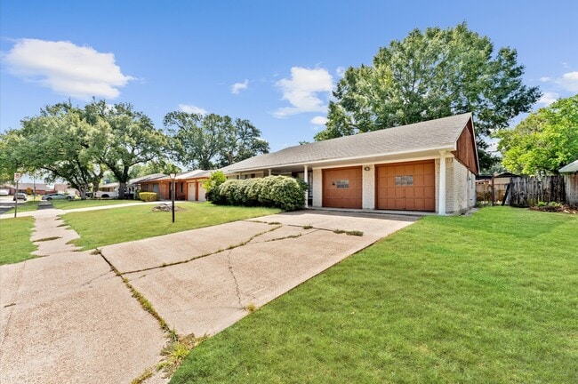 Photo - 314 Empress Dr