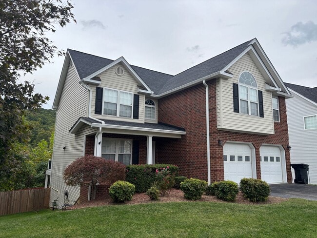 Photo - 4465 Olyvia Place