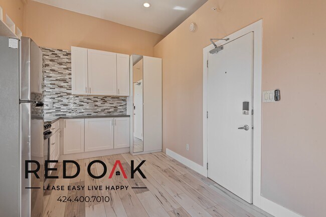 Photo - ~$655 OFF Each Month + 1 Week FREE~ Recent... Unidad 37