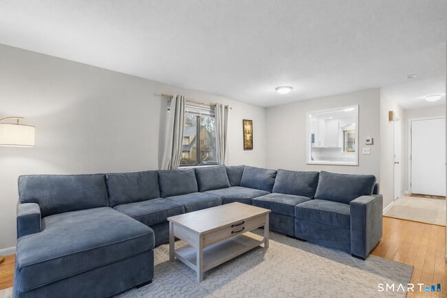 Photo - 9 Avon Ct Unit 9