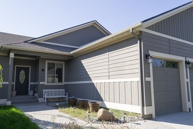 Photo - 1722 Brambling Brae Ln