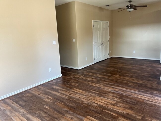 Photo - 1841 Caroline Ln