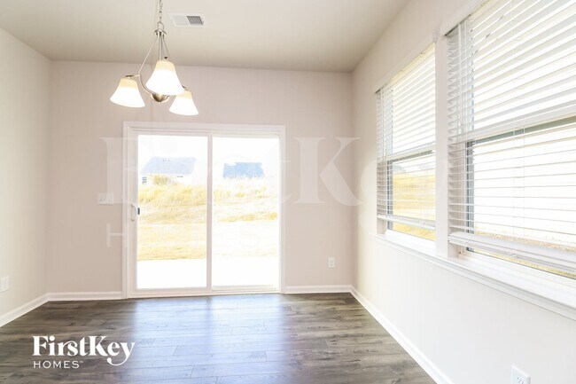 Photo - 618 Goldburn Wy