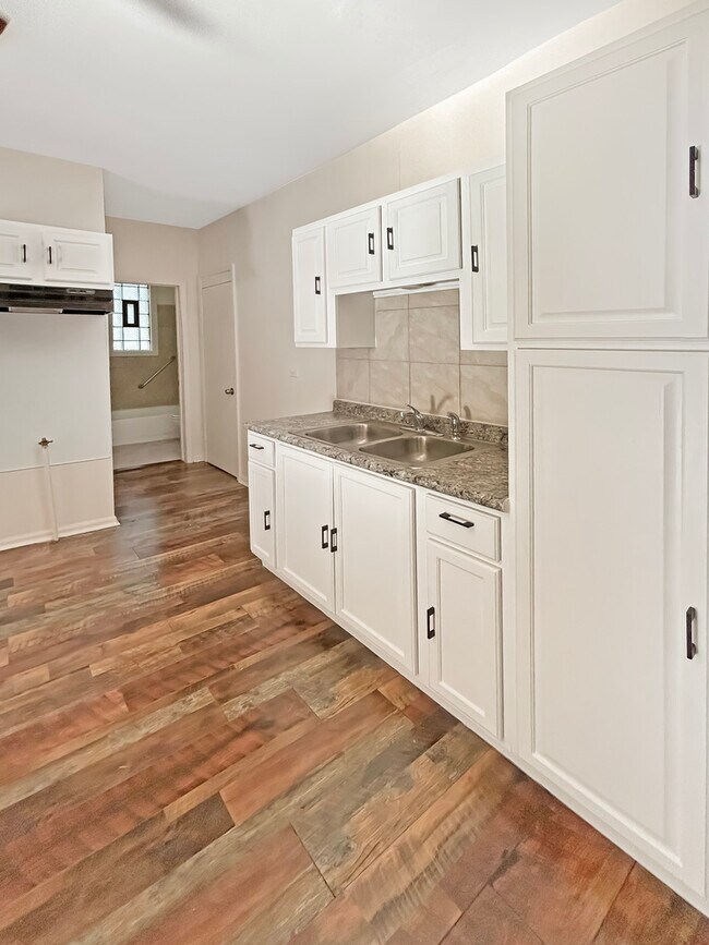 Photo - 11014 S State St Unidad 1R