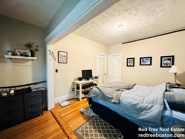 Photo - 143 Sutherland Rd Unit 2