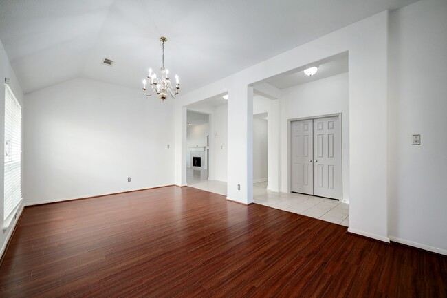 Photo - 17407 Winfield Square