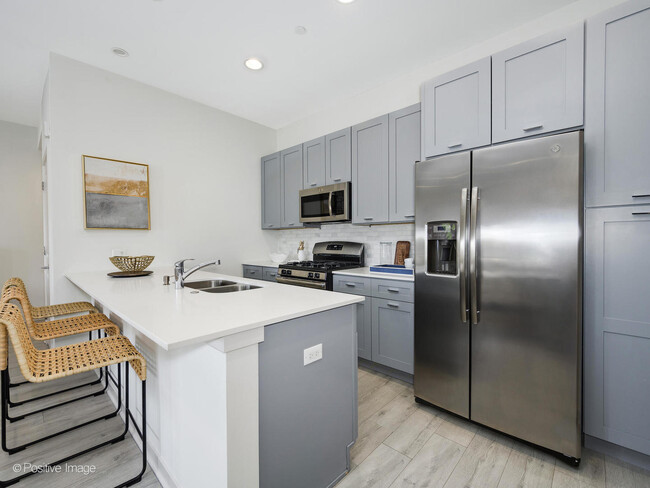 Building Photo - 7355 W Grand Ave Rental