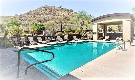 Building Photo - Stunning 2-bedroom 2-bathroom Condo Unit 329
