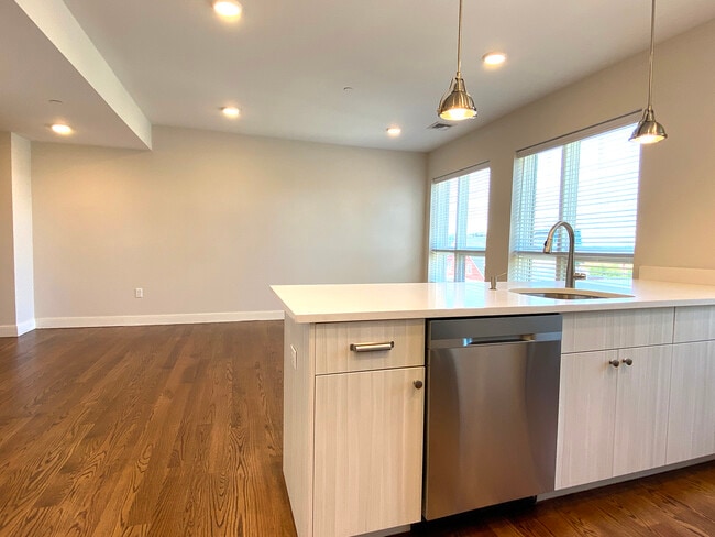 Photo - 1 Everett St Unidad 401