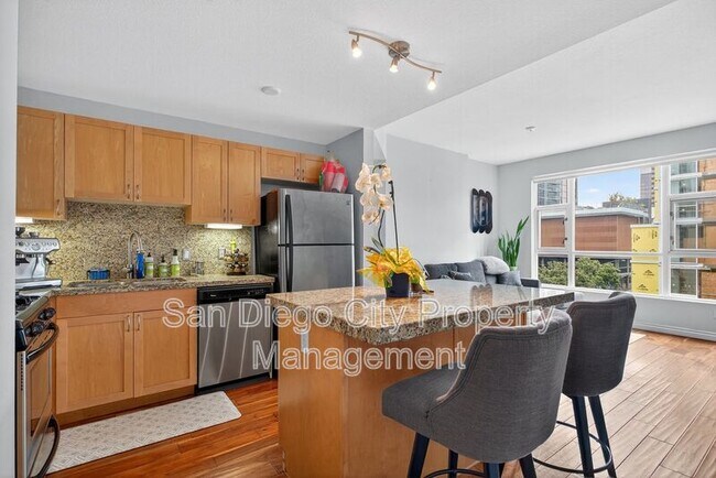 Photo - 1240 India St Unidad 618