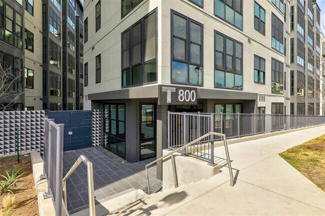 Photo - 800 Embassy Dr Unit 411