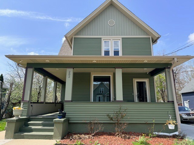 Building Photo - 202 Perry St Unit 1