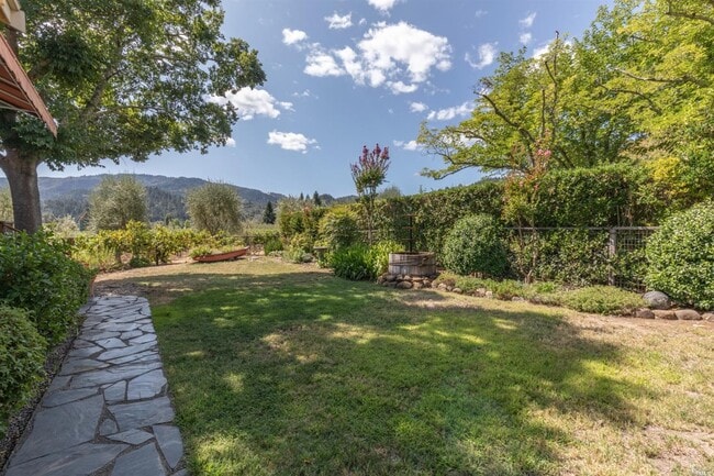 Photo - 1655 Scott St