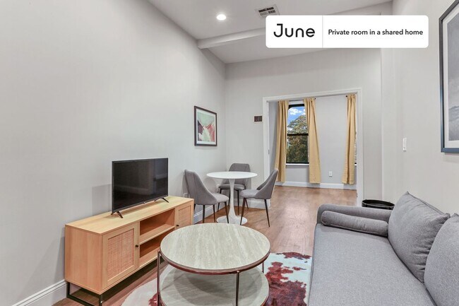 Room in Shared 4 bed/1 bath home in Crown Heights