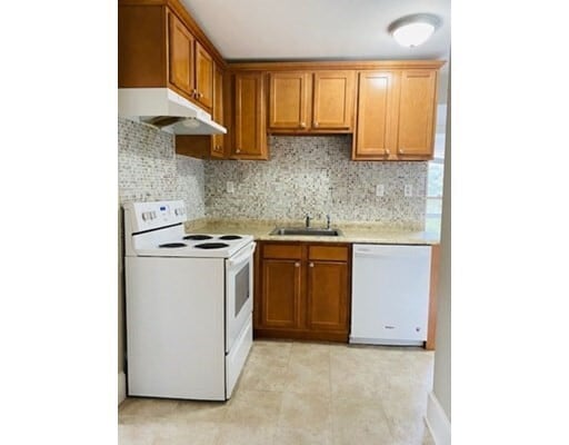 Building Photo - 9 Rice St Unit 6