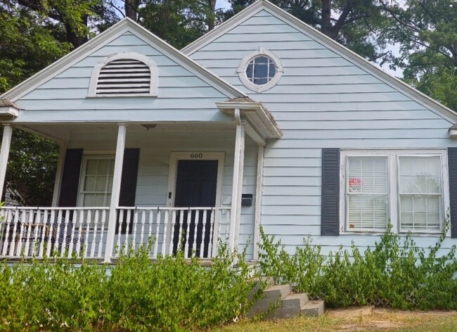 Building Photo - 660 Dalzell St Rental
