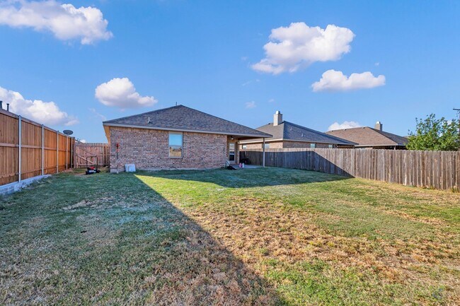 Photo - 705 E 95th St