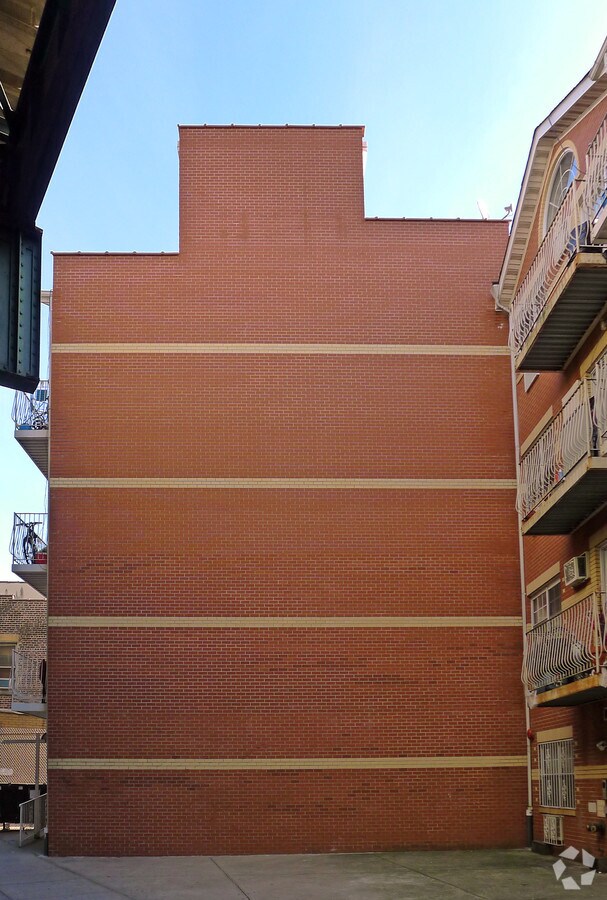 Photo - 52-12 Roosevelt Ave