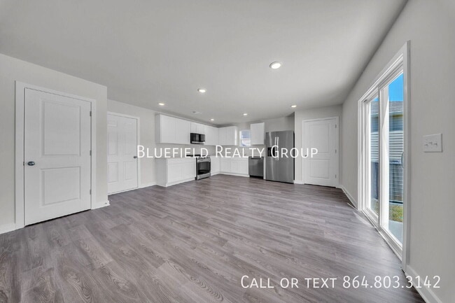 Photo - 161 Davis Dr