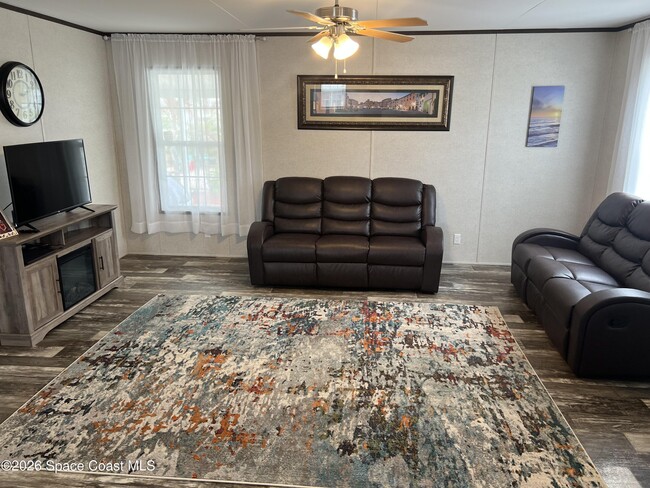 Photo - 194 Holiday Park Blvd NE