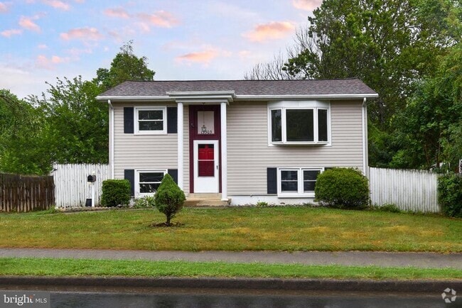 Building Photo - 13303 Huntington Ln Rental