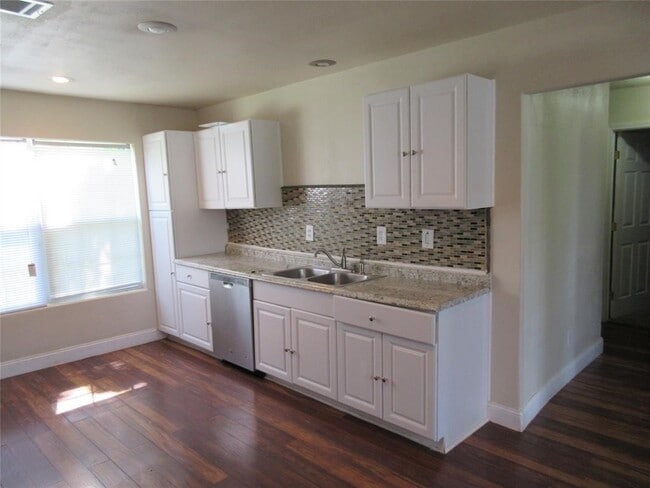 Photo - 10601 Murr Way