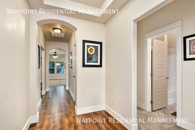 Photo - 2686 Vallin Ave N