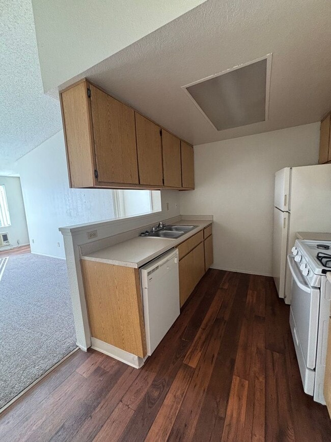 Fallbrook Hills Apartments