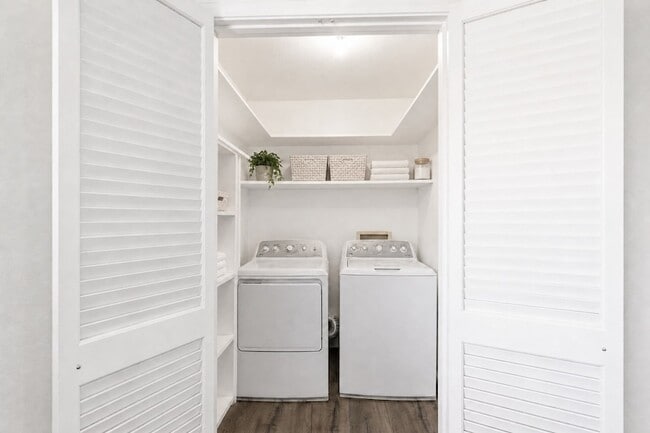 7931 Royal Ln Unit 215G
