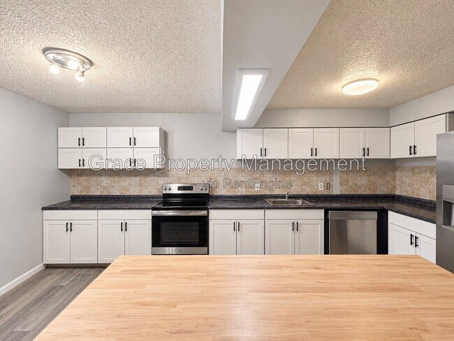 6642 Lowell Blvd