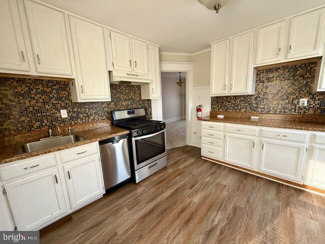 Photo - 404 W Broad St