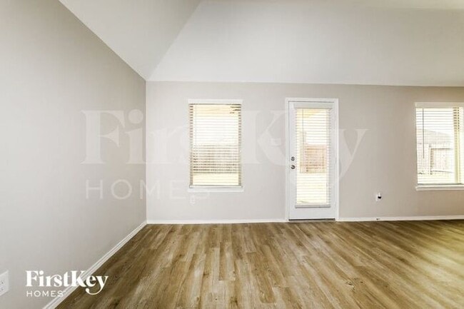 Photo - 334 Jewett Meadow Dr